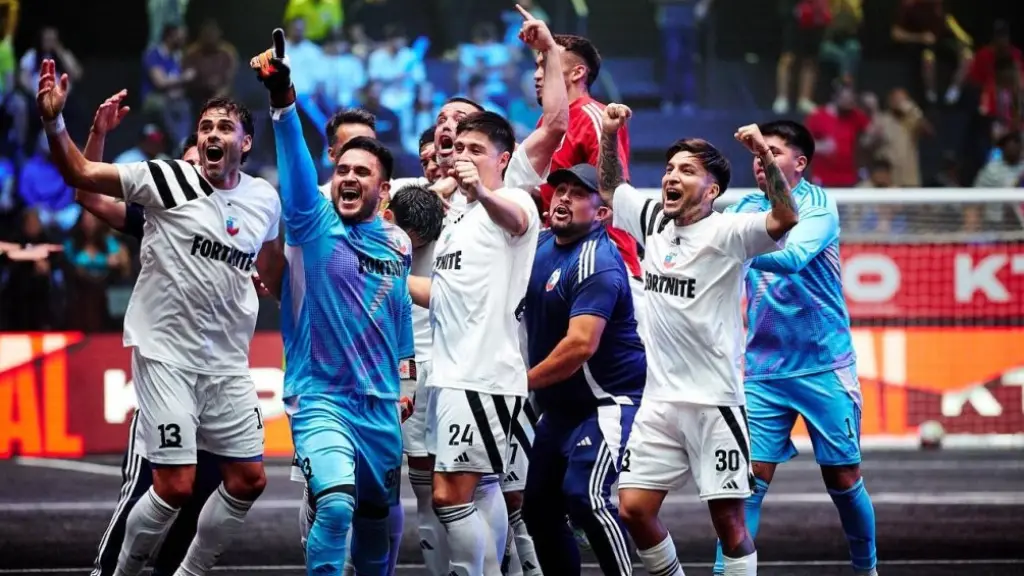 La selección chilena —de blanco— celebra su triunfo en la Kings World Cup Nations 2026, que se disputa en São Paulo, Brasil, Kings World Cup Nations
