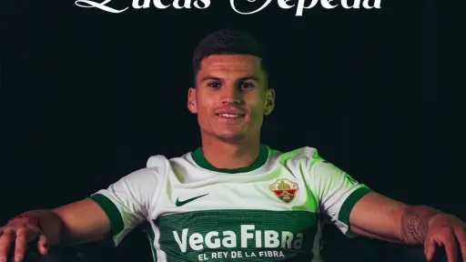 Lucas Cepeda fue presentado oficialmente como refuerzo del Elche CF: firmó hasta 2030