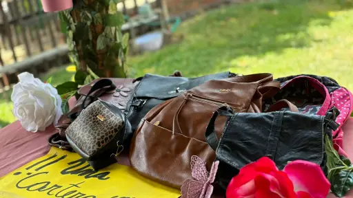 Mi Cartera, tu refugio: La campaña viral que llegó a Laja para ayudar a mujeres afectadas por incendios