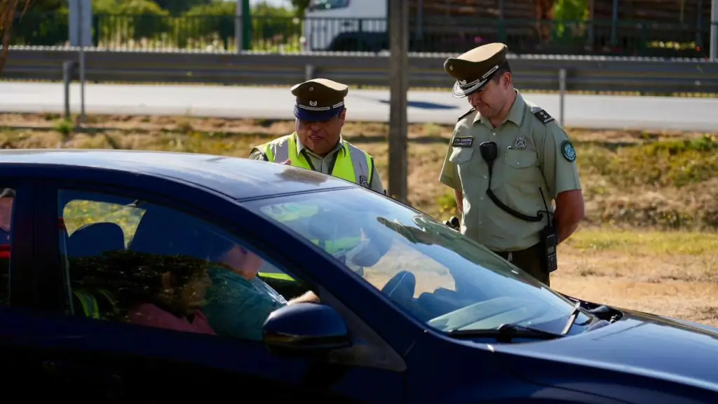 Un joven de 18 años fue detenido por homicidio frustrado contra carabinero en servicio, conducción temeraria e incumplimiento del toque de queda en Nacimiento., Contexto