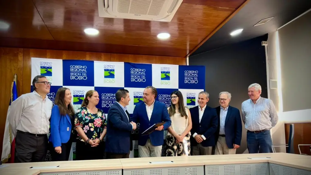 Los principales sectores productivos entregaron al gobernador Sergio Giacaman sus propuestas para los próximos 25 años de desarrollo regional., Cedida