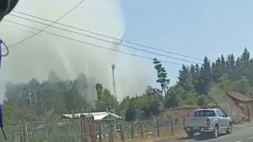 Incendio afectó a vivienda y taller mecánico en Cabrero