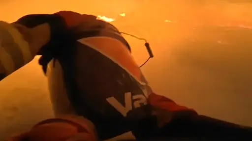 Video muestra como bomberos de Laja salvaron a una familia durante incendio forestal