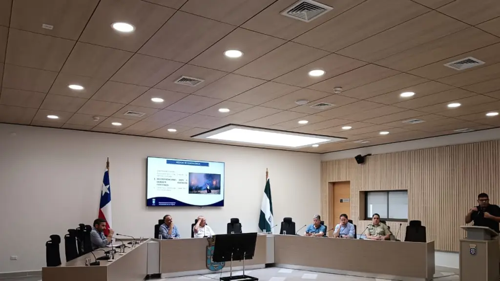 Reunión de emergencia en municipio de Los Ángeles, La Tribuna