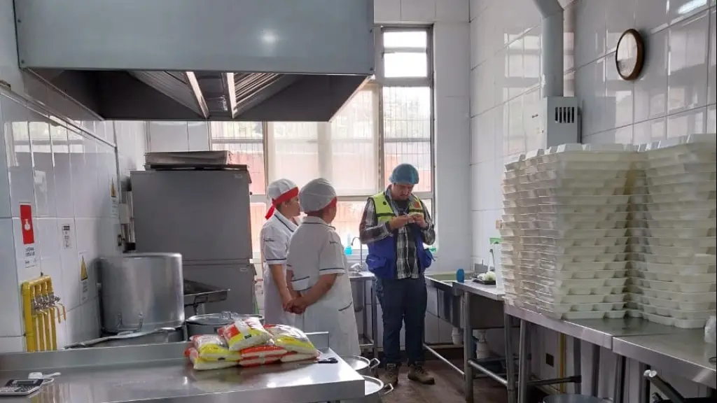 Autoridad Sanitaria llamó a la comunidad a cuidar la seguridad alimentaria en el marco de la emergencia., Seremi de Salud Biobío