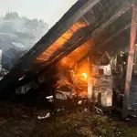 Incendio de bodega y una casa se registró esta madrugada en Los Ángeles, CBLA