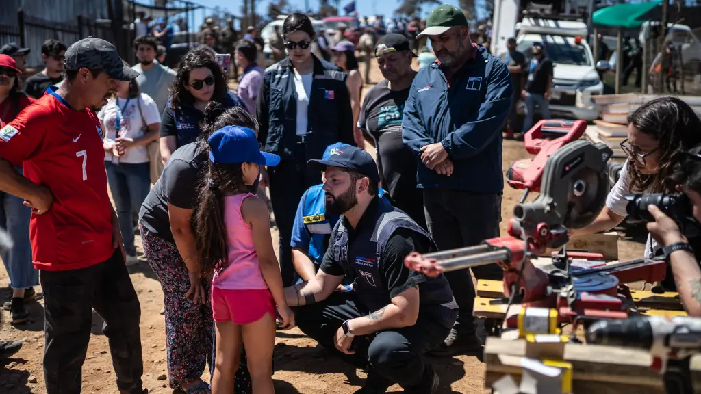El Presidente de la República recorrió el sector Lo Tato de Concepción, donde se han instalado 16 de 51 viviendas de emergencia proyectadas, Prensa Presidencia