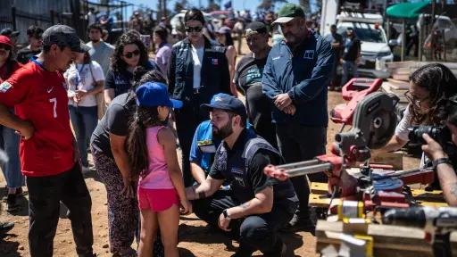 Autoridades aceleran instalación de viviendas y retiro de escombros ante lluvias del viernes