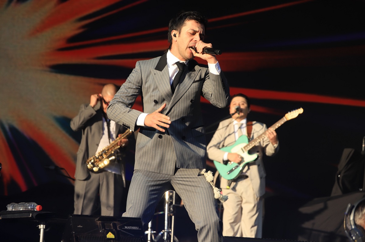 Fruta y té fue una de las canciones que Gepe interpretó durante su presentación en el Estadio Municipal. / Municipalidad de Los Ángeles