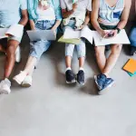 Estudiantes de educación superior podrán postular al aporte comunal hasta el 20 de marzo, presentando antecedentes académicos y socioeconómicos., Freepik