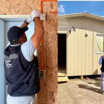 Autoridades inspeccionan instalaciones eléctricas en viviendas de emergencia de Laja, Seremi de Energía Biobío