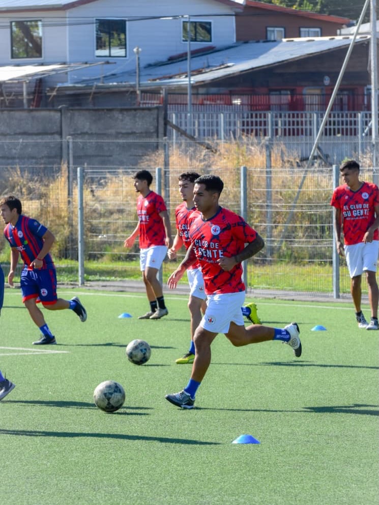 Yonathan Andía ya entrena con Iberia tras su oficialización como refuerzo azulgrana para la temporada 2026 / La Tribuna