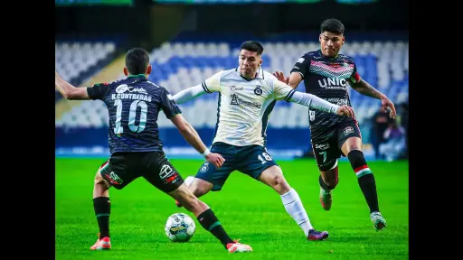 A un partido del sueño: Comunal Cabrero y Lota Schwager se jugarán el salto a la Segunda Profesional 2026