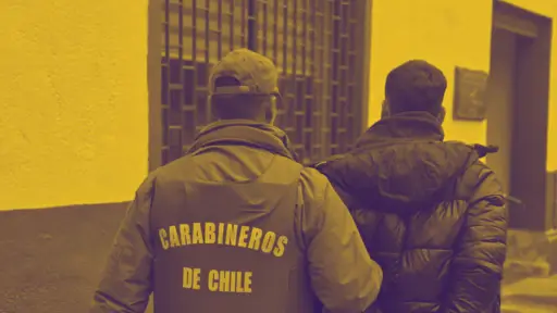 Amenazan con apuñalar a joven para robarle sus zapatillas en plena Plaza de Armas de Los Ángeles