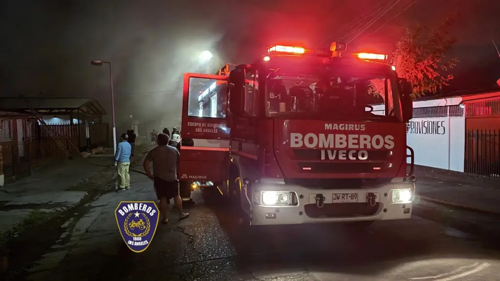 Incendio en población Domingo Contreras Gómez, Cuerpo de Bomberos de Los Ángeles / Archivo