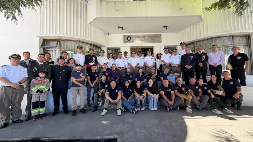 Más de \\$430 millones para bomberos damnificados: voluntarios afectados por incendios reciben apoyo y homenaje en Biobío