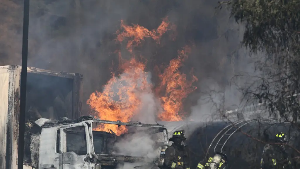 Explosión , Radio U Chile