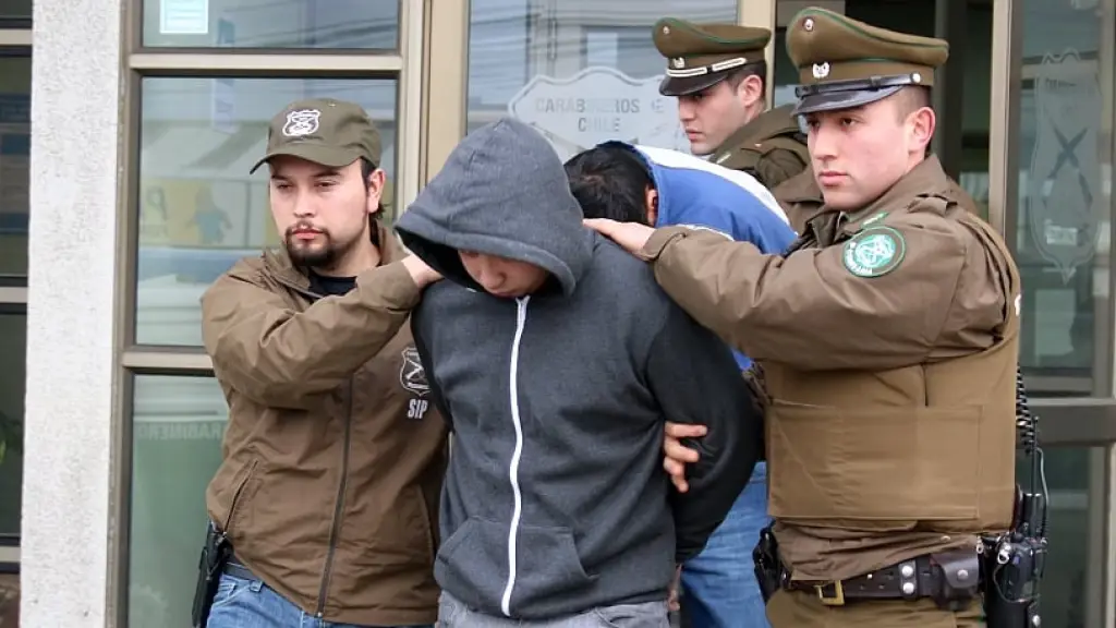 Dos prófugos de la justicia detenidos por la patrulla Foco en Los Ángeles, referencial