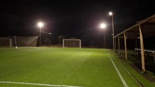 Escuela de Fútbol Complejo Asistencial ilumina sus canchas en Campo Alegre