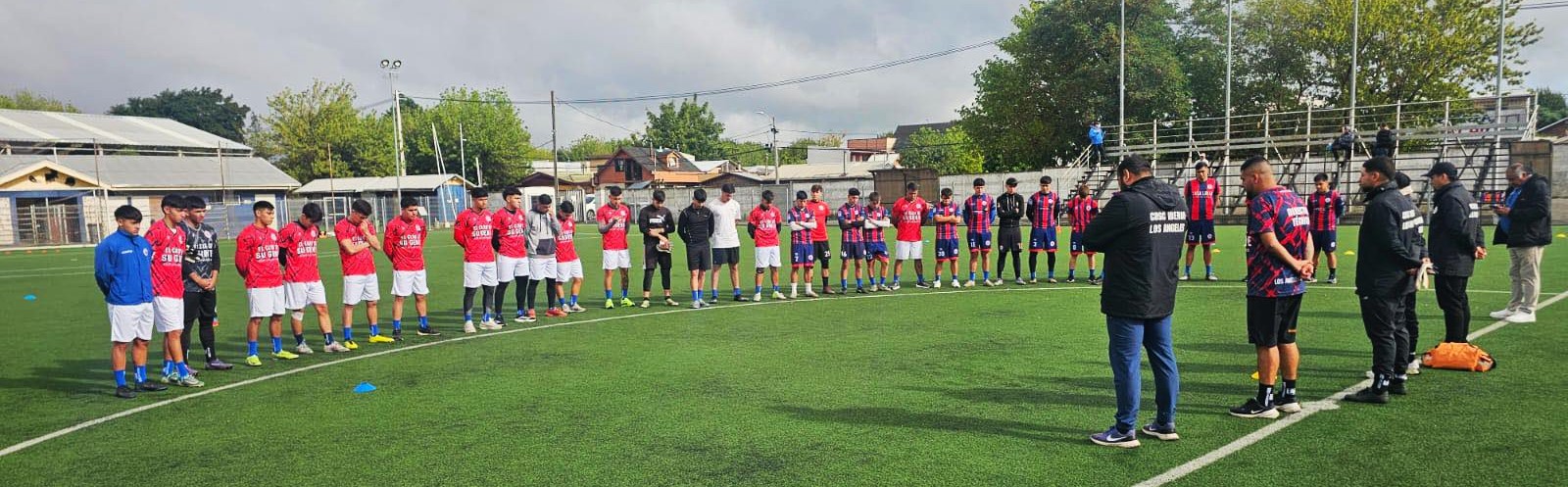 El plantel de Iberia CDSC realizó su primer entrenamiento oficial de la temporada 2026 en la cancha del Complejo Deportivo Orompello / La Tribuna