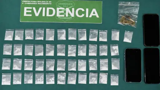 Sorprenden a dos hombres y un menor con droga en plaza de Nacimiento