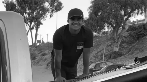 Muere el surfista chileno Lucas Encina en accidente de motocicleta en La Serena