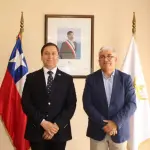 El delegado presidencial provincial de Biobío, Javier Fuchslocher, junto al director del SLEP Copihue, Óscar Cruces, durante la reunión protocolar realizada en el marco de la instalación del nuevo servicio educacional., Delegación Presidencial Provincial de Biobío