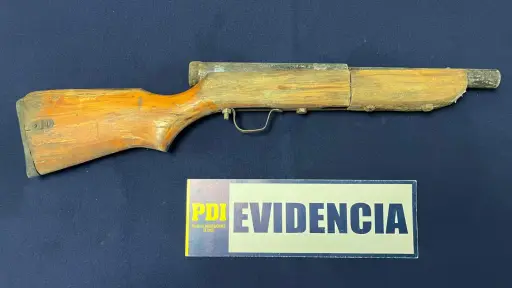 Incautan escopeta hechiza encontrada en faena forestal de Los Sauces