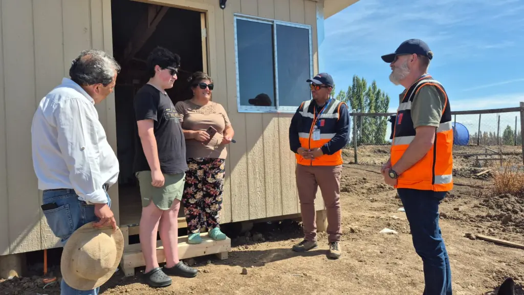 Entrega de viviendas de emergencia en Laja, Municipalidad de Laja