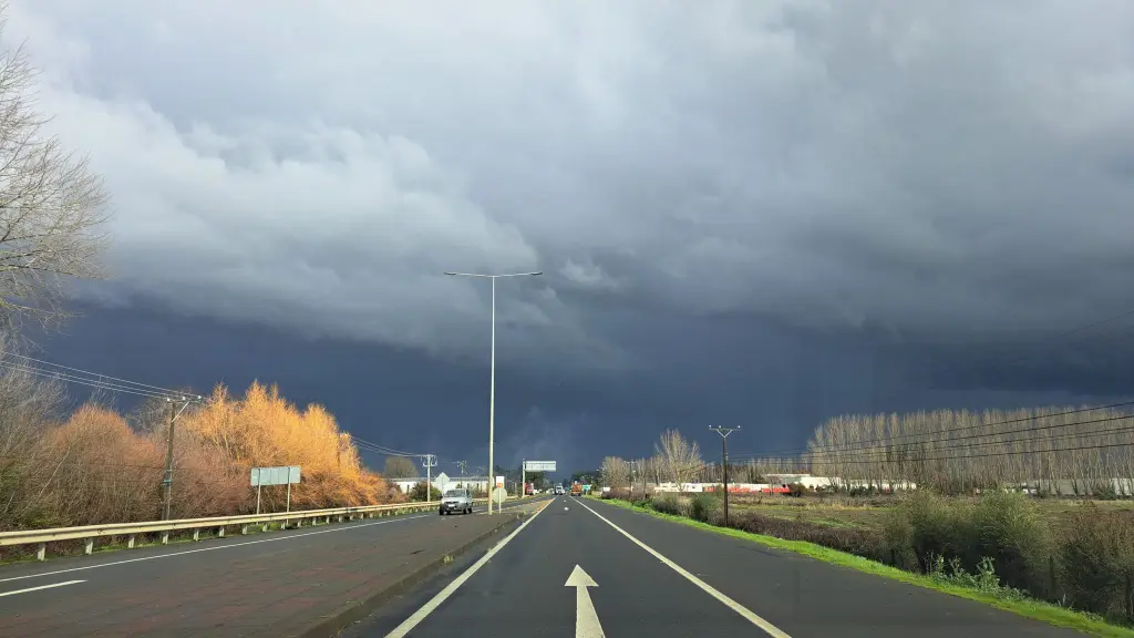 Sistema frontal, La Tribuna