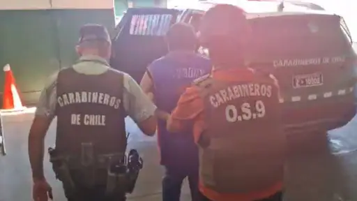 Detienen a artista urbano por presunta violación de tres menores de edad