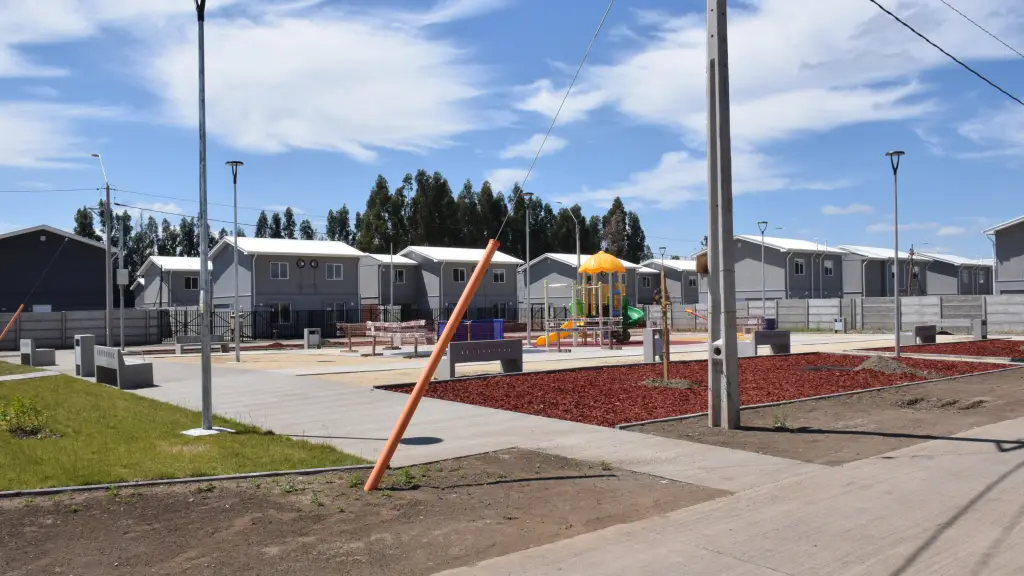 La provincia de Biobío superó ampliamente su meta inicial de 5.311 viviendas con 7.788 soluciones habitacionales entregadas a noviembre de 2025. , La Tribuna