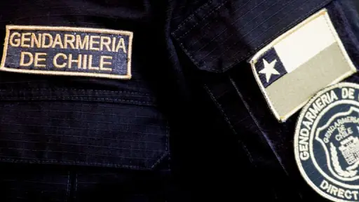 Actualización: Así escaparon los reos disfrazados de gendarmes en Santiago