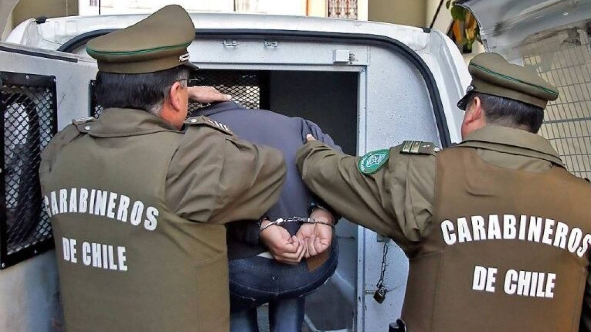 Detienen a hombre por robar especies de vehículo en pleno centro de Los ...