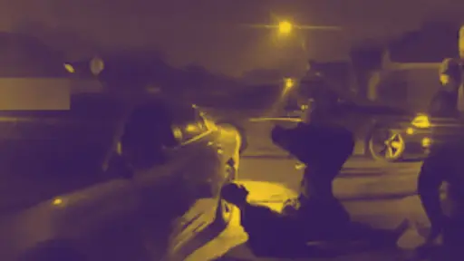 Hombre recibió una golpiza por un grupo de desconocidos en Los Ángeles