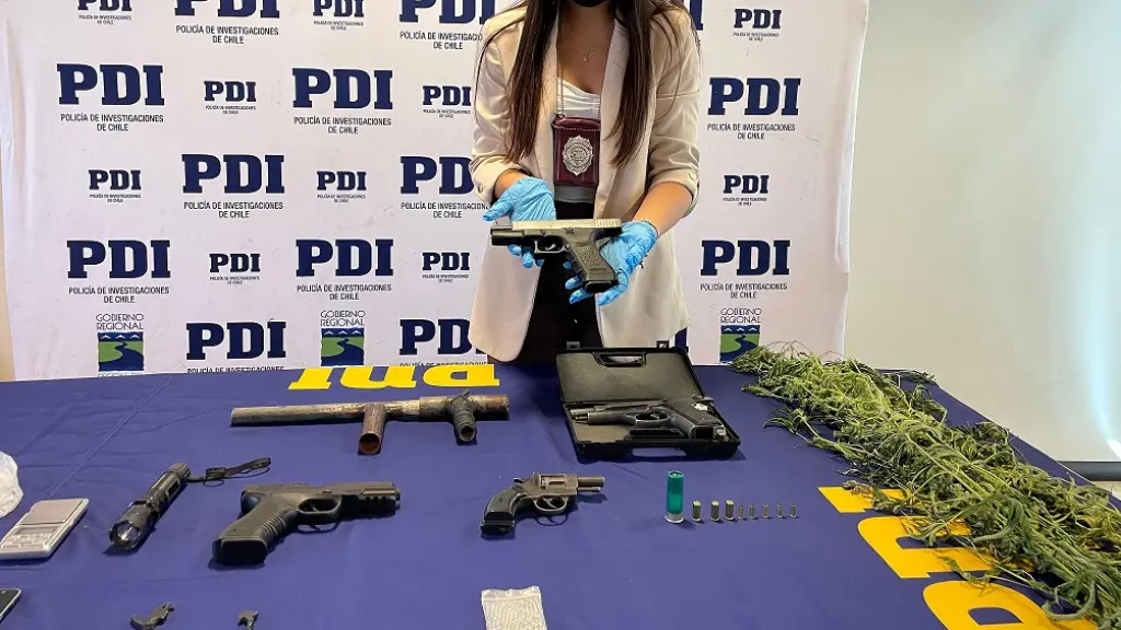 Dos detenidos y la recuperación de armas de fuego, municiones y drogas logró la PDI en el área sur de Los Ángeles, La Tribuna