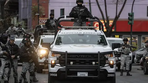 México despliega 10 mil militares tras la muerte de 