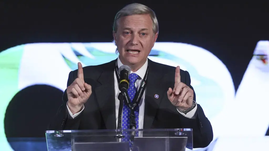 Aseguró que su equipo revisa el escenario internacional y enfatizó que la prioridad será enfrentar la compleja situación fiscal., contexto