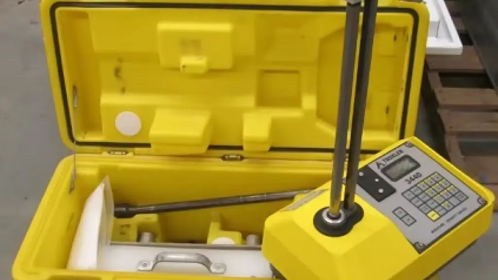 Roban equipo para medir densidad de humedad en suelo desde las cercanías de Cabrero, referencial