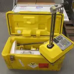 Roban equipo para medir densidad de humedad en suelo desde las cercanías de Cabrero, referencial