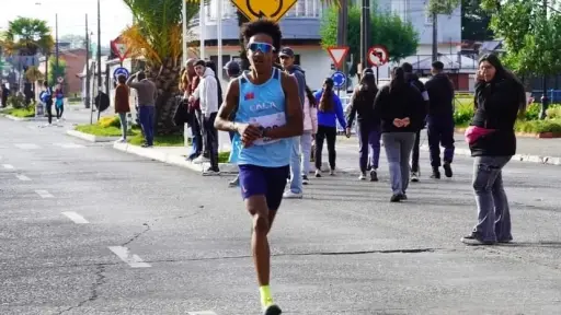 Mario Chávez lidera brillante torneo del atletismo angelino en el Nacional de Ruta