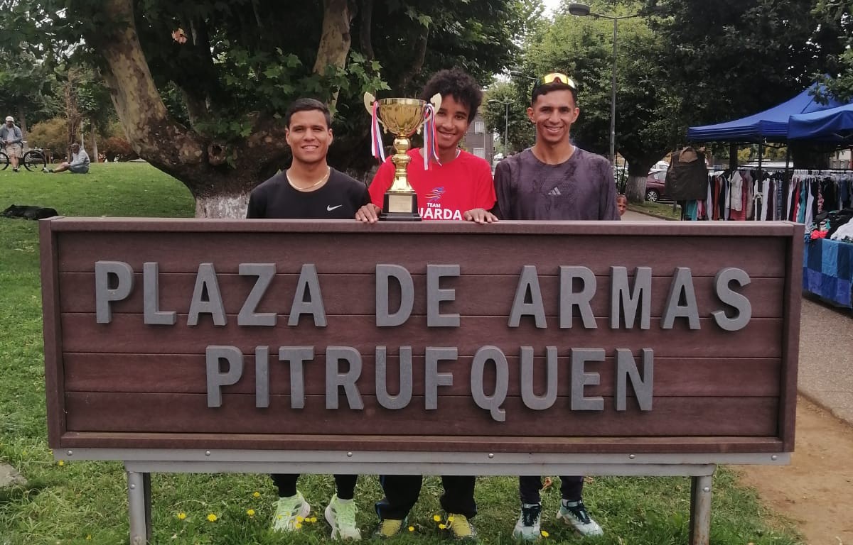 En la foto, de izquierda a derecha: Iván Pinto, Mario Chávez y Brayan Jara, todos integrantes del CALA / La Tribuna