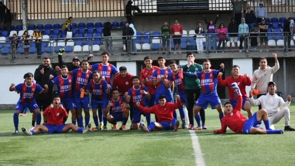 Plantel de Iberia se prepara para el inicio de la temporada 2026 de la Tercera División B, donde debutará ante Fernández Vial en el Estadio Ester Roa Rebolledo, La Tribuna