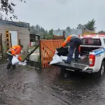 Equipos de emergencia, inspección y prevención del municipio de Los Ángeles recorrieron la comuna en respuesta a los más de 40 llamados registrados por la Central de Cámaras., Municipalidad de Los Ángeles.