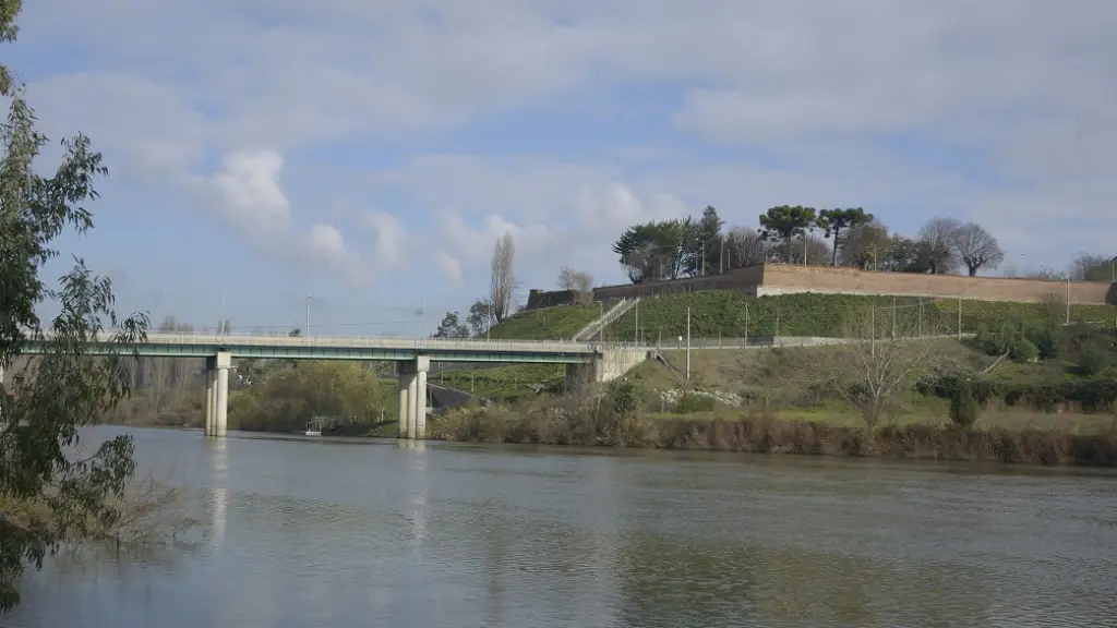 Nacimiento, Archivo La Tribuna