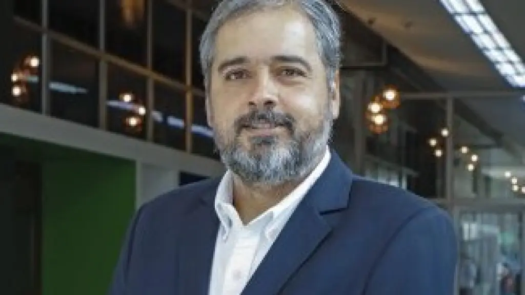 Gonzalo Escobar, Cedida