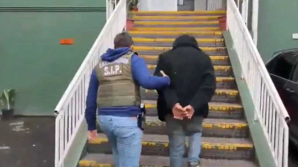 Un hombre de 22 años fue detenido por un violento robo a una familia en villa Los Profesores de Los Ángeles, referencial