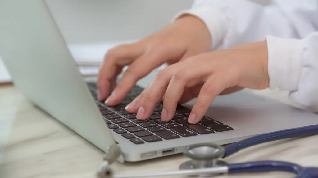 En la provincia de Biobío, el Servicio de Salud ha avanzado en la implementación de diversas estrategias de transformación digital., Freepik