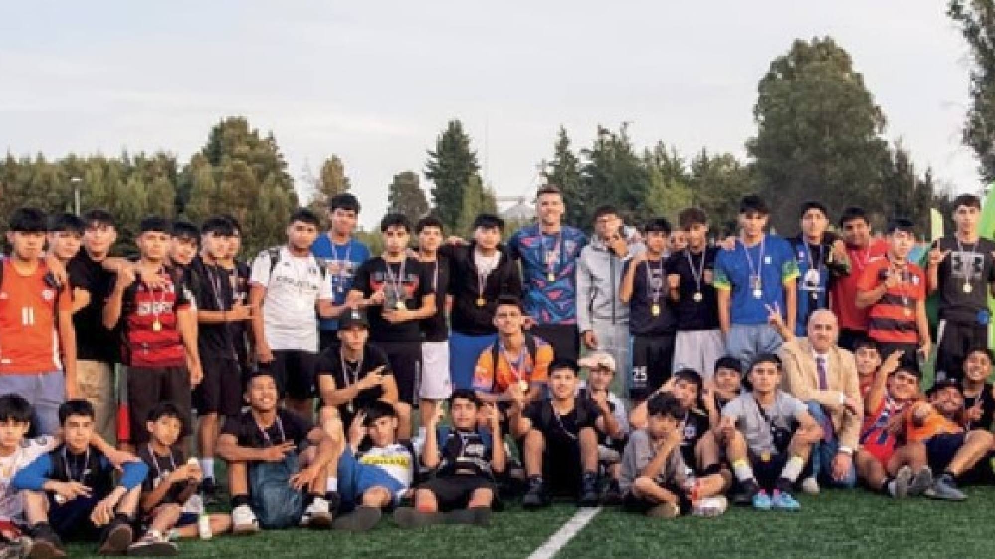 Entre goles y sueños: cerca de 375 niños cerraron las Escuelas de Fútbol de Verano de CMPC