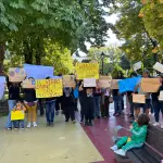 Escuela rural de Los Ángeles: apoderados se movilizan por irregularidades y dirección defiende su gestión, Diario La Tribuna